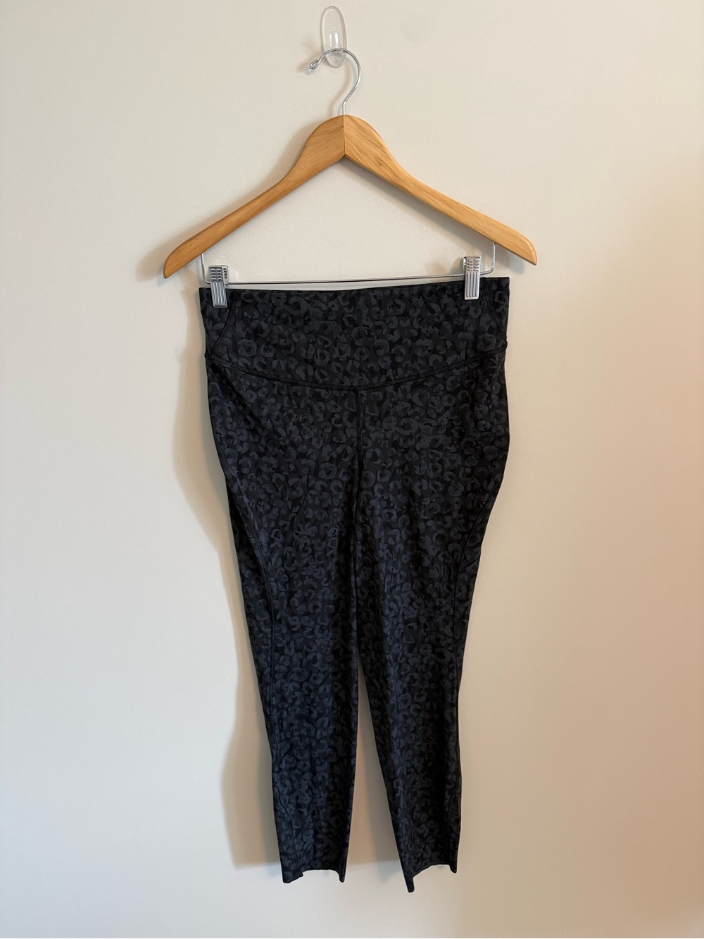 LULULEMON BASE PACE HIGH RISE CROP 23” - Picture 5 of 9